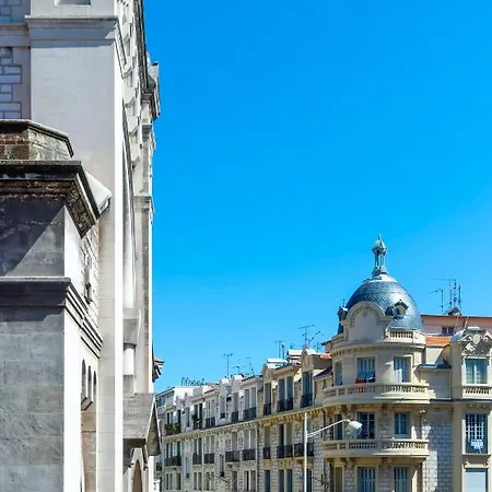 Apartment Charmant A 2 Pas De La Plage Nice